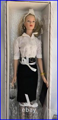 Tonner Signature Style Blonde Hair Doll 99802 Tyler Wentworth NIB 1999 Complete