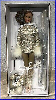 Tonner Ski Retreat Sydney Chase doll removed from box Tyler Wentworth