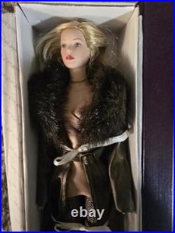 Tonner Sumptuous Doll & Outfit 16 Tyler Wentworth Fashion Doll