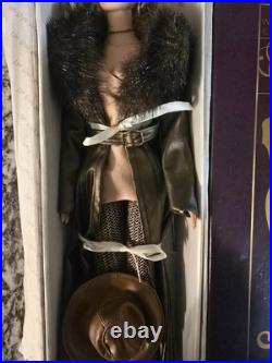 Tonner Sumptuous Doll & Outfit 16 Tyler Wentworth Fashion Doll