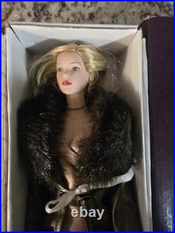 Tonner Sumptuous Doll & Outfit 16 Tyler Wentworth Fashion Doll