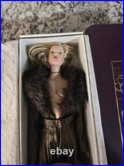 Tonner Sumptuous Doll & Outfit 16 Tyler Wentworth Fashion Doll