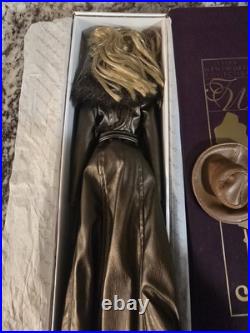 Tonner Sumptuous Doll & Outfit 16 Tyler Wentworth Fashion Doll