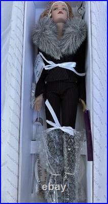 Tonner Sydney Chase Mover & Shaker Doll 16 NRFB Redhead TW3203 Tyler Wentworth