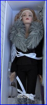 Tonner Sydney Chase Mover & Shaker Doll 16 NRFB Redhead TW3203 Tyler Wentworth Tonner Sydney Chase Mover & Shaker Doll 16 NRFB Redhead TW3203 Tyler Wentworth