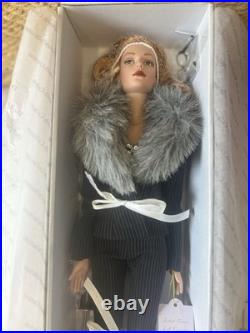 Tonner Sydney Chase Mover & Shaker Doll 16 NRFB Redhead TW3203 Tyler Wentworth