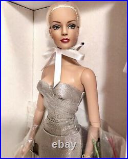 Tonner Sydney MISTLETOE & MAGIC 2004 Store Exclusive Ltd Edition Doll NRFB Rare
