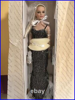 Tonner Sydney PURE PLATINUM FAO Store Exclusive Doll NRFB Rare LE 250