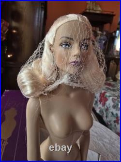 Tonner TW Fashion Doll Sydney Chase, Ice Blue Sydney, MIB Nude