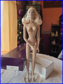 Tonner TW Fashion Doll Sydney Chase, Ice Blue Sydney, MIB Nude