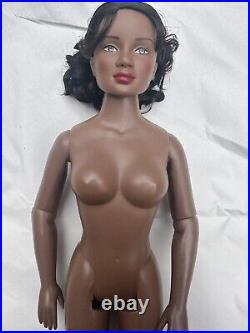 Tonner TYLER 16 2005 CHICAGO MUSICAL MAMA MORTON AFRICAN AMERICAN FASHION DOLL