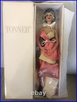 Tonner TYLER 16 2012 SHORT AND SASSY PEGGY HARCOURT Fashion Doll NRFB LE 300 BW