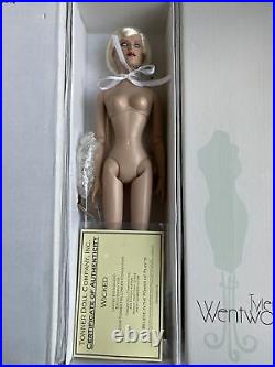 Tonner TYLER 16 NUDE LANA LANG WICKED 2008 Halloween Convention DOLL Box +Stand