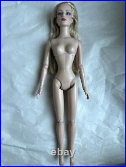 Tonner TYLER 2009 ULTRA BASIC SYDNEY CHASE 16Fashion Doll BW Body LE 300 No Box