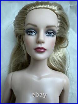 Tonner TYLER 2009 ULTRA BASIC SYDNEY CHASE 16Fashion Doll BW Body LE 300 No Box