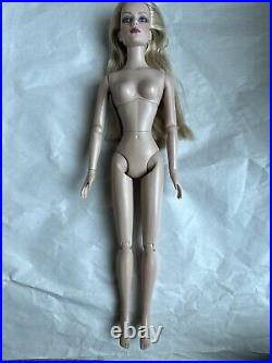 Tonner TYLER 2009 ULTRA BASIC SYDNEY CHASE 16Fashion Doll BW Body LE 300 No Box