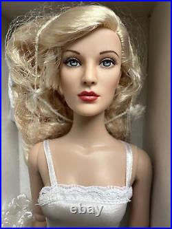 Tonner TYLER DICK TRACY 2008 SIMPLY BREATHLESS 16 DRESSED Fashion Doll BW Body