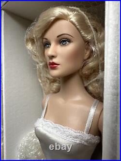 Tonner TYLER DICK TRACY 2008 SIMPLY BREATHLESS 16 DRESSED Fashion Doll BW Body