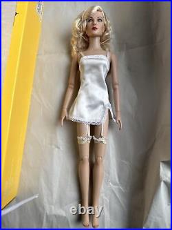 Tonner TYLER DICK TRACY 2008 SIMPLY BREATHLESS 16 DRESSED Fashion Doll BW Body