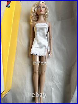 Tonner TYLER DICK TRACY 2008 SIMPLY BREATHLESS 16 DRESSED Fashion Doll BW Body