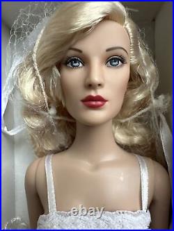 Tonner TYLER DICK TRACY 2008 SIMPLY BREATHLESS 16 DRESSED Fashion Doll BW Body