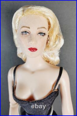 Tonner TYLER WENTWORTH 16 Blonde Hair Doll Black Lingerie with TAG (1)