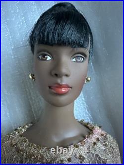 Tonner TYLER WENTWORTH 2000 Collection COVER GIRL ESME 16 DRESSED FASHION DOLL