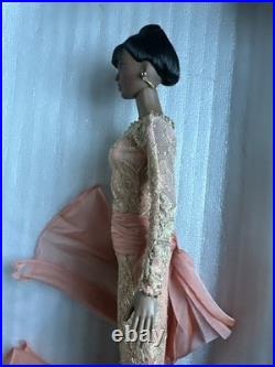 Tonner TYLER WENTWORTH 2000 Collection COVER GIRL ESME 16 DRESSED FASHION DOLL