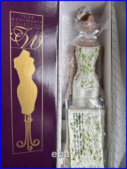 Tonner TYLER WENTWORTH 2000 UFDC CHICAGO SOPHISTICATE 16 FASHION DOLL NRFB LE