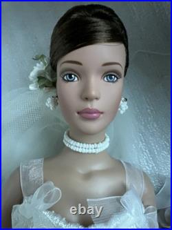 Tonner TYLER WENTWORTH 2001 COLLECTION 16 DRESSED DOLL FASHION SHOW FINALE LE