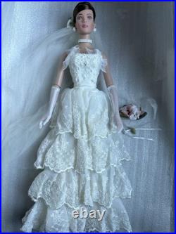 Tonner TYLER WENTWORTH 2001 COLLECTION 16 DRESSED DOLL FASHION SHOW FINALE LE