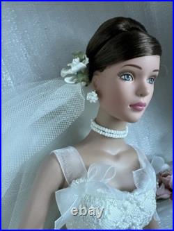 Tonner TYLER WENTWORTH 2001 COLLECTION 16 DRESSED DOLL FASHION SHOW FINALE LE