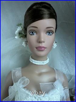 Tonner TYLER WENTWORTH 2001 COLLECTION 16 DRESSED DOLL FASHION SHOW FINALE LE