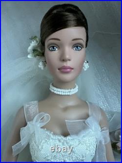 Tonner TYLER WENTWORTH 2001 COLLECTION 16 DRESSED DOLL FASHION SHOW FINALE LE
