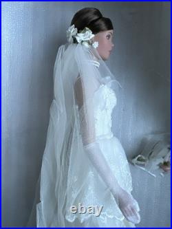 Tonner TYLER WENTWORTH 2001 COLLECTION 16 DRESSED DOLL FASHION SHOW FINALE LE