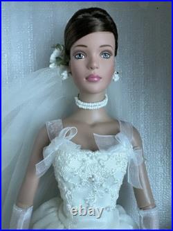 Tonner TYLER WENTWORTH 2001 COLLECTION 16 DRESSED DOLL FASHION SHOW FINALE LE