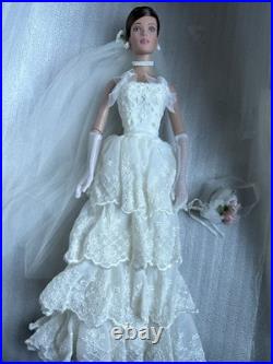 Tonner TYLER WENTWORTH 2001 COLLECTION 16 DRESSED DOLL FASHION SHOW FINALE LE