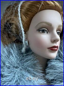 Tonner TYLER WENTWORTH 2002 MOVER & SHAKER SYDNEY CHASE 16 FASHION DOLL NRFB LE