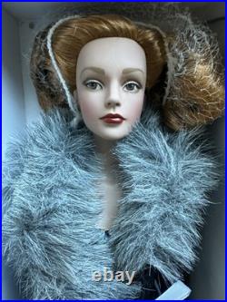 Tonner TYLER WENTWORTH 2002 MOVER & SHAKER SYDNEY CHASE 16 FASHION DOLL NRFB LE