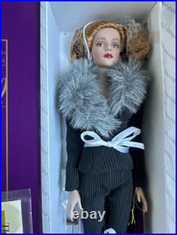 Tonner TYLER WENTWORTH 2002 MOVER & SHAKER SYDNEY CHASE 16 FASHION DOLL NRFB LE