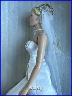 Tonner TYLER WENTWORTH 2003 CU COLLECTION 16 DRESSED DOLL SHEA'S WEDDING DAY LE