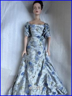 Tonner TYLER WENTWORTH 2003 LOVE IS BLUE SYDNEY CHASE 16 DRESSED FASHION DOLL