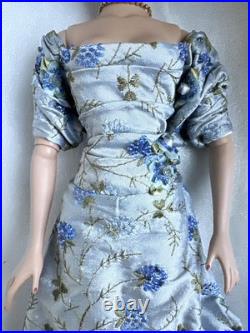 Tonner TYLER WENTWORTH 2003 LOVE IS BLUE SYDNEY CHASE 16 DRESSED FASHION DOLL