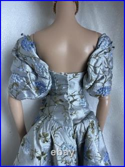 Tonner TYLER WENTWORTH 2003 LOVE IS BLUE SYDNEY CHASE 16 DRESSED FASHION DOLL