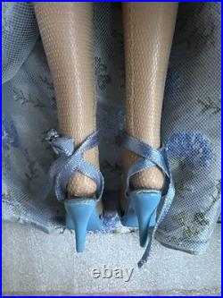 Tonner TYLER WENTWORTH 2003 LOVE IS BLUE SYDNEY CHASE 16 DRESSED FASHION DOLL