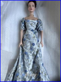 Tonner TYLER WENTWORTH 2003 LOVE IS BLUE SYDNEY CHASE 16 DRESSED FASHION DOLL