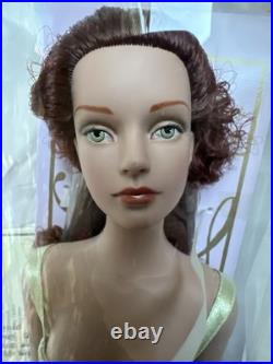 Tonner TYLER WENTWORTH 2003 RTW ELEGANCE SYDNEY CHASE 16 FASHION DOLL NEW NRFB