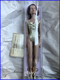 Tonner TYLER WENTWORTH 2003 RTW ELEGANCE SYDNEY CHASE 16 FASHION DOLL NEW NRFB