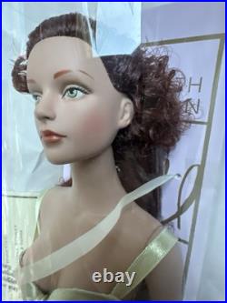 Tonner TYLER WENTWORTH 2003 RTW ELEGANCE SYDNEY CHASE 16 FASHION DOLL NEW NRFB