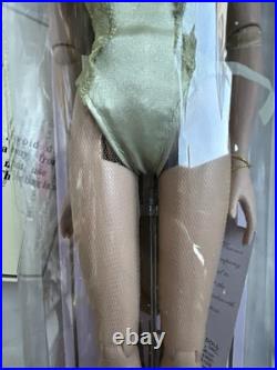 Tonner TYLER WENTWORTH 2003 RTW ELEGANCE SYDNEY CHASE 16 FASHION DOLL NEW NRFB